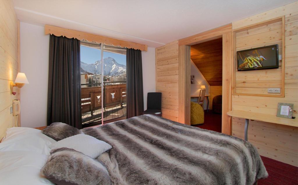 Hotel Adret Лес дьо Алпс Стая снимка