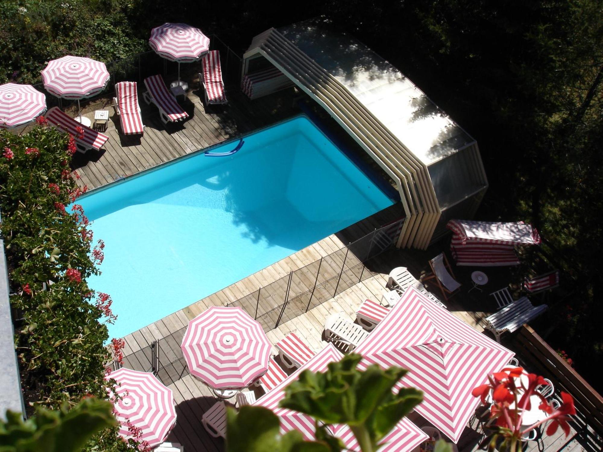 Hotel Adret Лес дьо Алпс Екстериор снимка