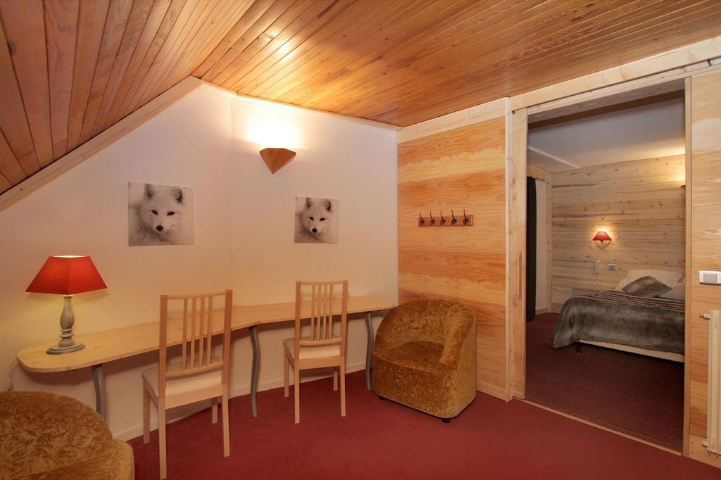 Hotel Adret Лес дьо Алпс Екстериор снимка
