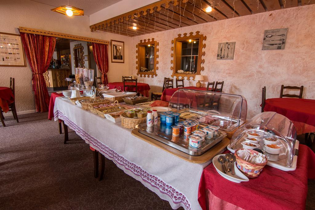 Hotel Adret Лес дьо Алпс Екстериор снимка