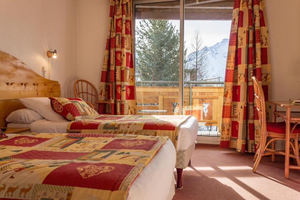 Hotel Adret Лес дьо Алпс Стая снимка