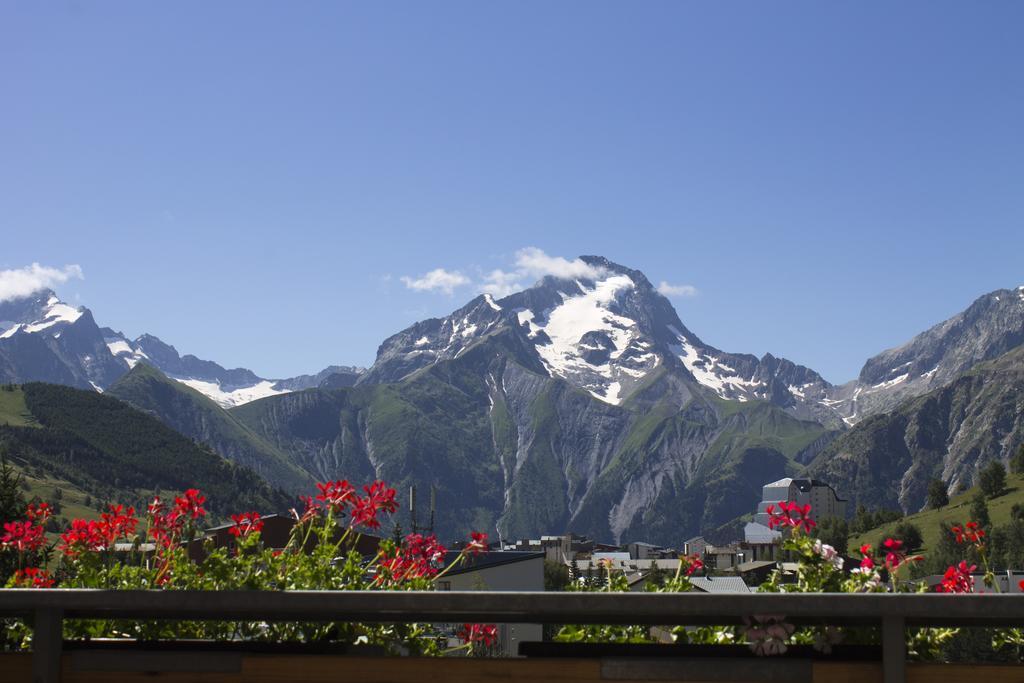 Hotel Adret Лес дьо Алпс Екстериор снимка