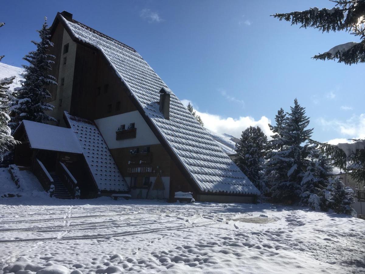 Hotel Adret Лес дьо Алпс Екстериор снимка